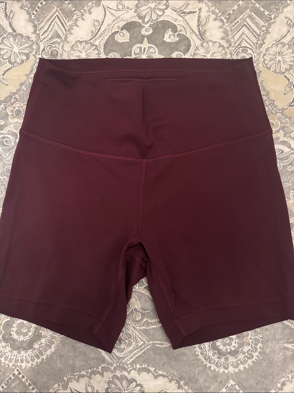 Lulu High-Rise Women's Bike Shorts in Burgundy